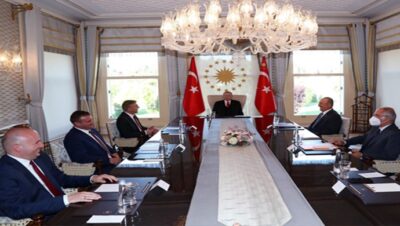 Cumhurbaşkanı Erdoğan, Bulgaristan Hak ve Özgürlükler Hareketi Genel Başkanı Karadayı ve beraberindeki heyeti kabul etti