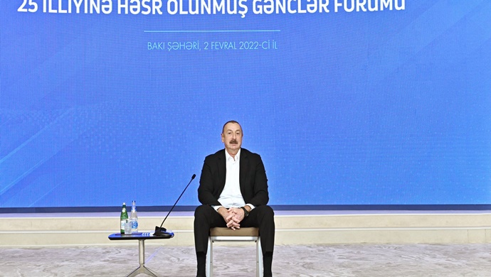 İlham Əliyev Azərbaycan Gəncləri Gününün 25 illiyinə həsr olunmuş Gənclər Forumunda iştirak edib