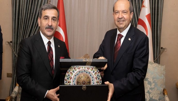 Cumhurbaşkanı Ersin Tatar, Türkiye Kamu-Sen Konfederasyonu’na bağlı sendika başkanlarını ve yönetim kurulu üyelerini kabul etti