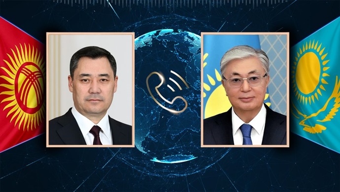 Президент Садыр Жапаров провел телефонный разговор с Президентом Казахстана Касым-Жоомарт Токаевым