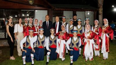 Cumhurbaşkanı Ersin Tatar, Lefkoşa Sivil Savunma Teşkilatı Başkanlığı’nda düzenlenen Sivil Savunma Halk Örgütü mükellefi olarak görev yapan ve yaş haddinden dolayı görev süresi sona erenlere plaket takdiminin yapıldığı terhis törenine katıldı