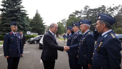 Millî Savunma Bakanı Hulusi Akar, Kayseri’de Valilik ve Belediyeyi Ziyaret Etti