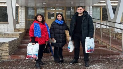 В Москве активисты «Единой России» приобрели ноутбук для раненых бойцов, проходящих лечение в госпитале