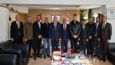 Cumhurbaşkanı Ersin Tatar, Güzelyurt Belediye Başkanı Mahmut Özçınar’ı ziyaret etti.