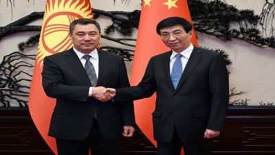Президент Садыр Жапаров встретился с Председателем Всекитайского комитета Народного политического консультативного совета Китая Ван Хунином