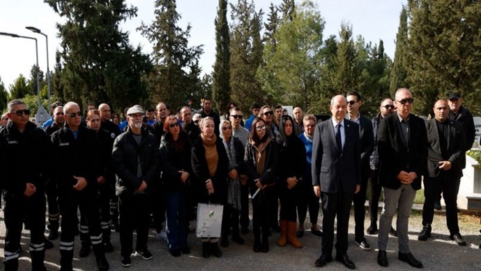 Cumhurbaşkanı Ersin Tatar, 6 Şubat depreminde hayatını kaybeden Amaç Arnavutoğlu’nun anma törenine katıldı