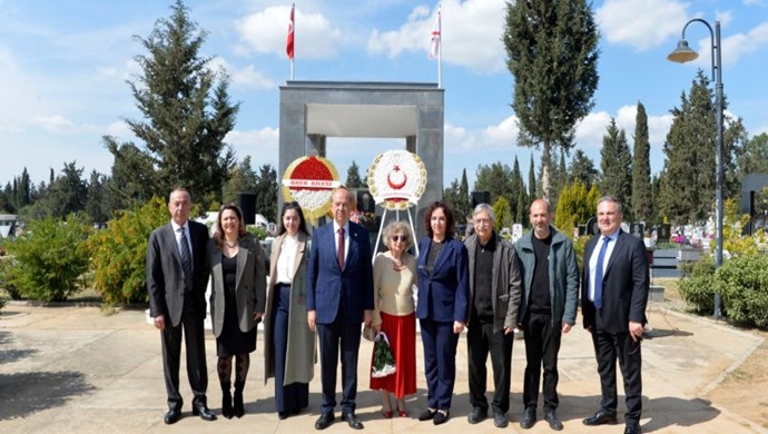 Cumhurbaşkanı Ersin Tatar, eski Kıbrıs Türk Federe Devleti Başbakanı Osman Örek için düzenlenen anma törenine katıldı