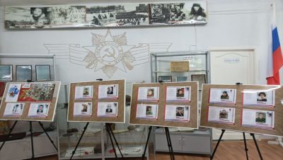 В ХМАО «Единая Россия» открыла выставку о героях СВО
