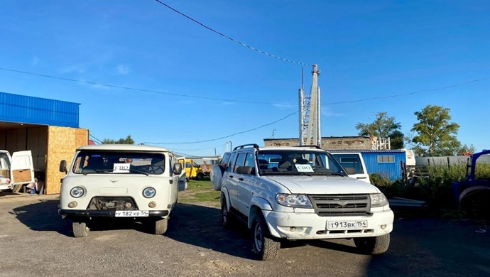 Tekneler, UAZ’ler, motosikletler ve ekipmanlar: Birleşik Rusya cepheye yeni yardım paketleri topladı