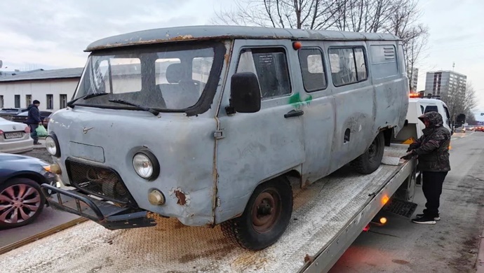 Автомобили, мотоциклы, генераторы: «Единая Россия» отправила из регионов за «ленточку» очередные партии гуманитарных грузов