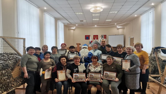 В Саратовской области «Единая Россия» наградила волонтёров за помощь фронту