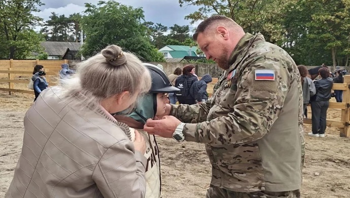 Birleşik Rusya, Voronezh’de engelli çocuklar için at binme etkinliği düzenledi